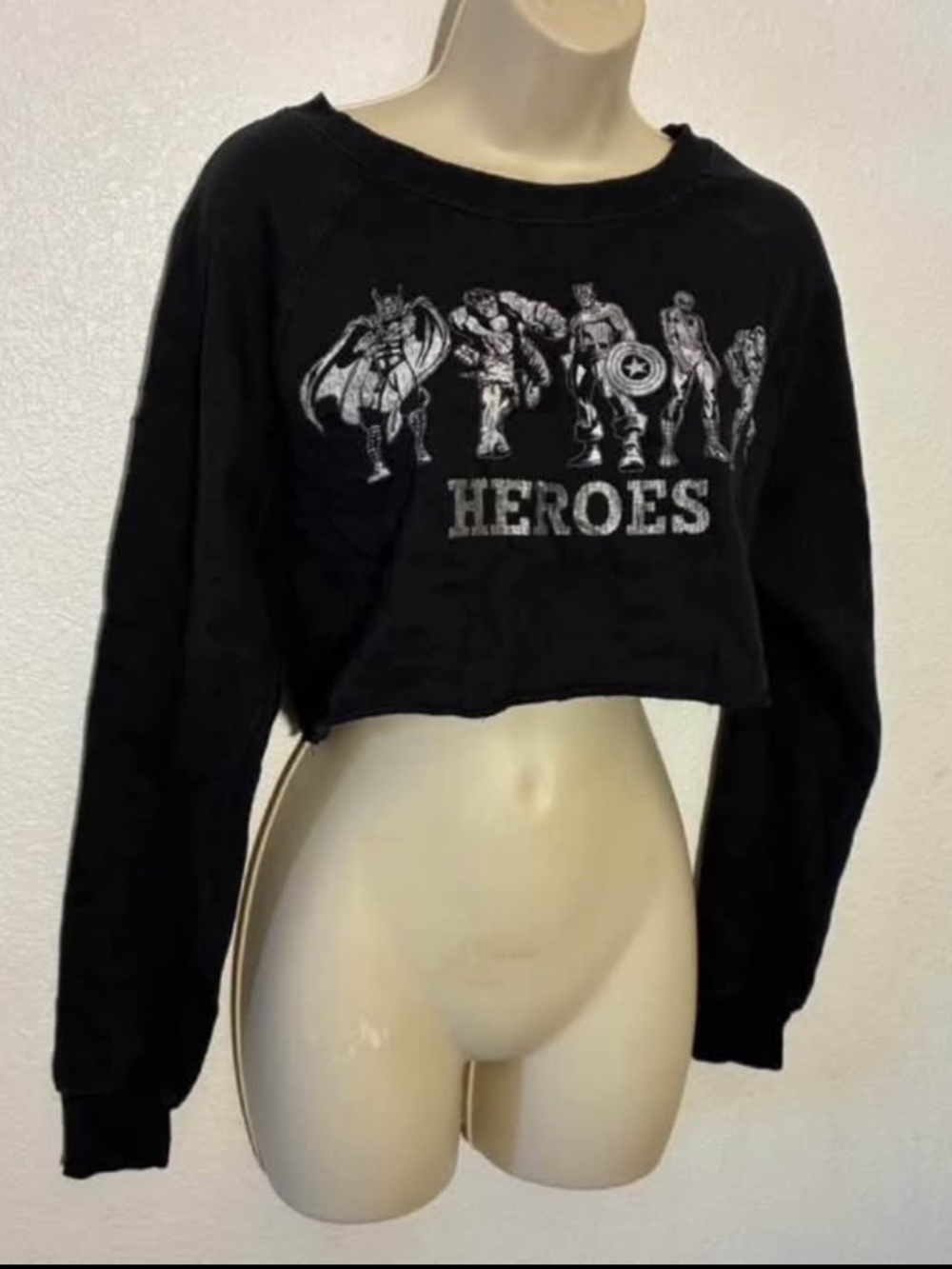 Black 'Heroes' Cropped Graphic Sweater - Women's size small
